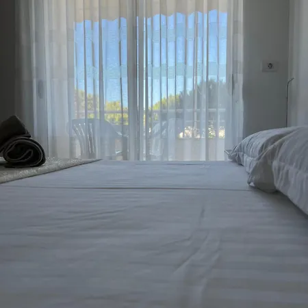 Luxora Stays *