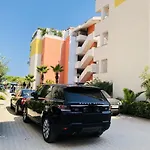 Luxora Stays *
