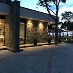 Luxora Stays Appartamento Golem (Tirana)