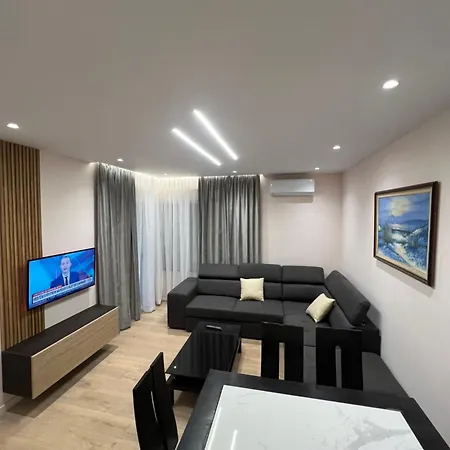 Bellavista Qerret * Golem (Tirana)