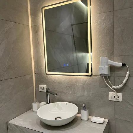 Luxora Stays Apartman